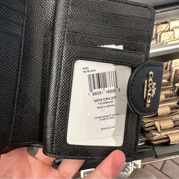 NWT Coach Medium Corner Zip Wallet Black / Gold - Picture 8 of 12